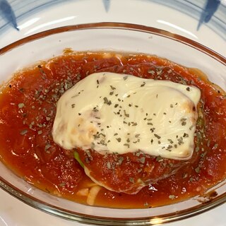 アボカドのチーズ焼き バジル風味トマトソース
